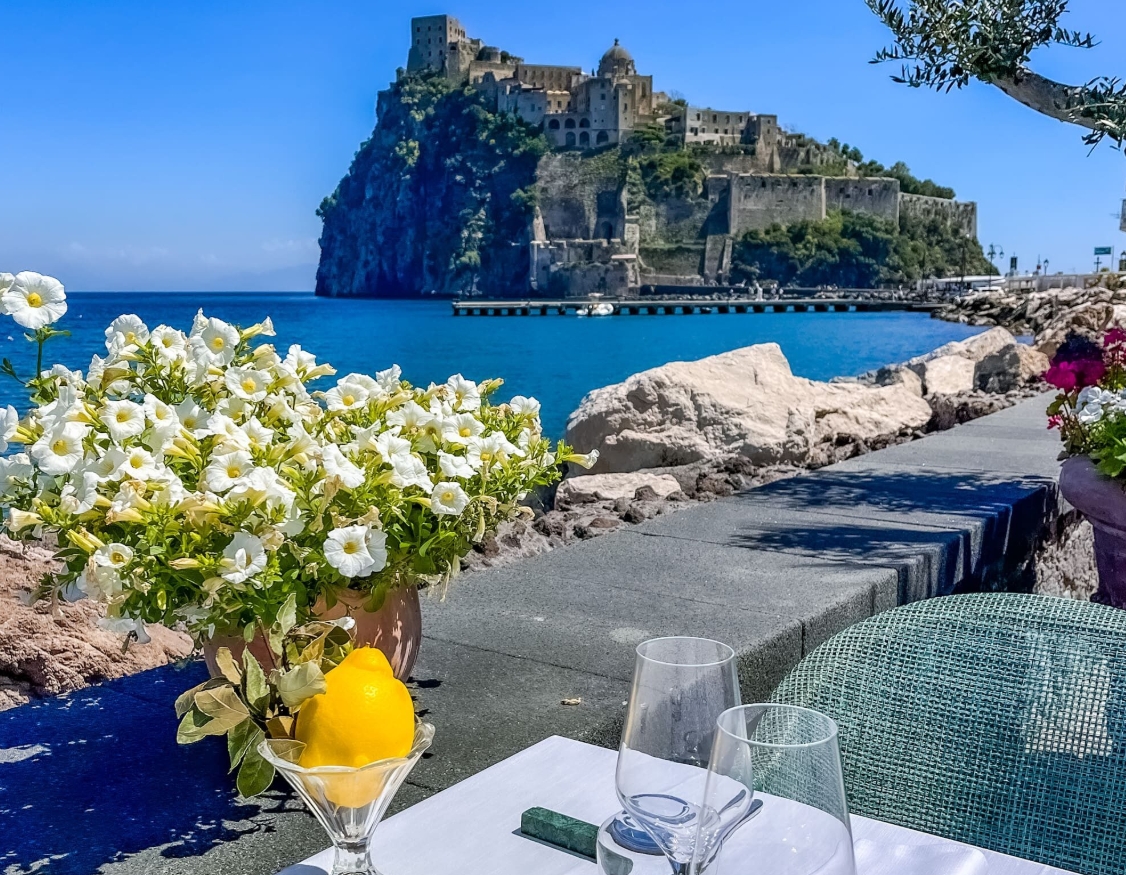 cena romantica vista Castello Aragonese